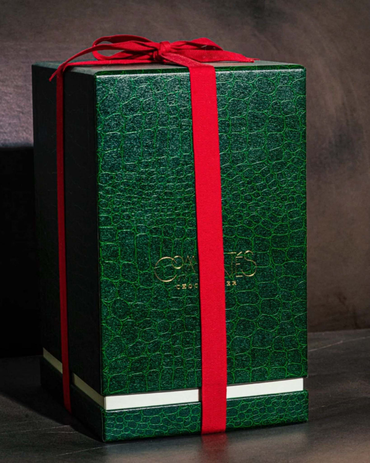 Red and Pink Chocolate Gallery Gift Box - 5 Red and Pink Chocolate Bars